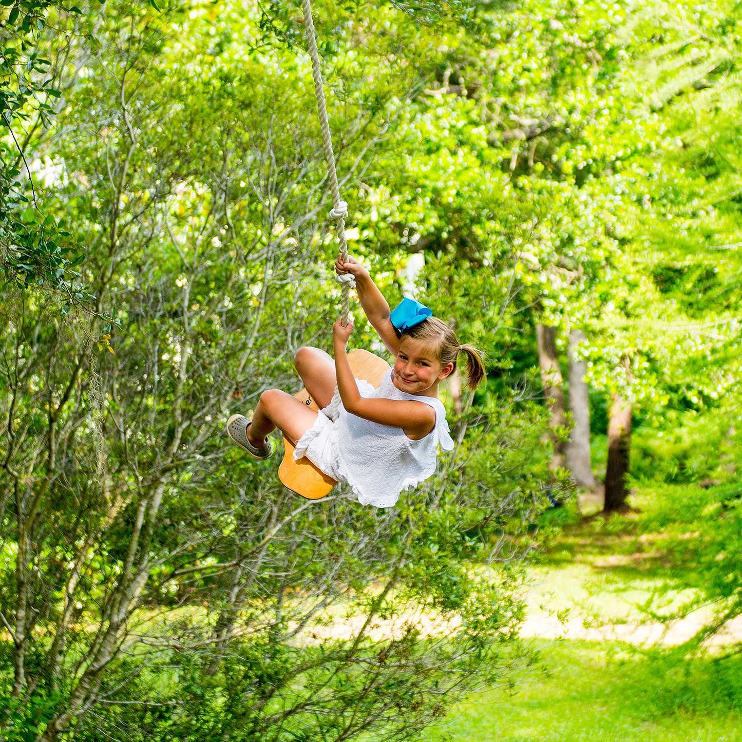Tree Swing for Kids Swing,Wooden Backyard Swinging Toy for Kids Ages 4 and Up, Holds up to 440 Pounds - Includes 18" Curved Seat Swing with Heavy Duty Braided Rope, Brown