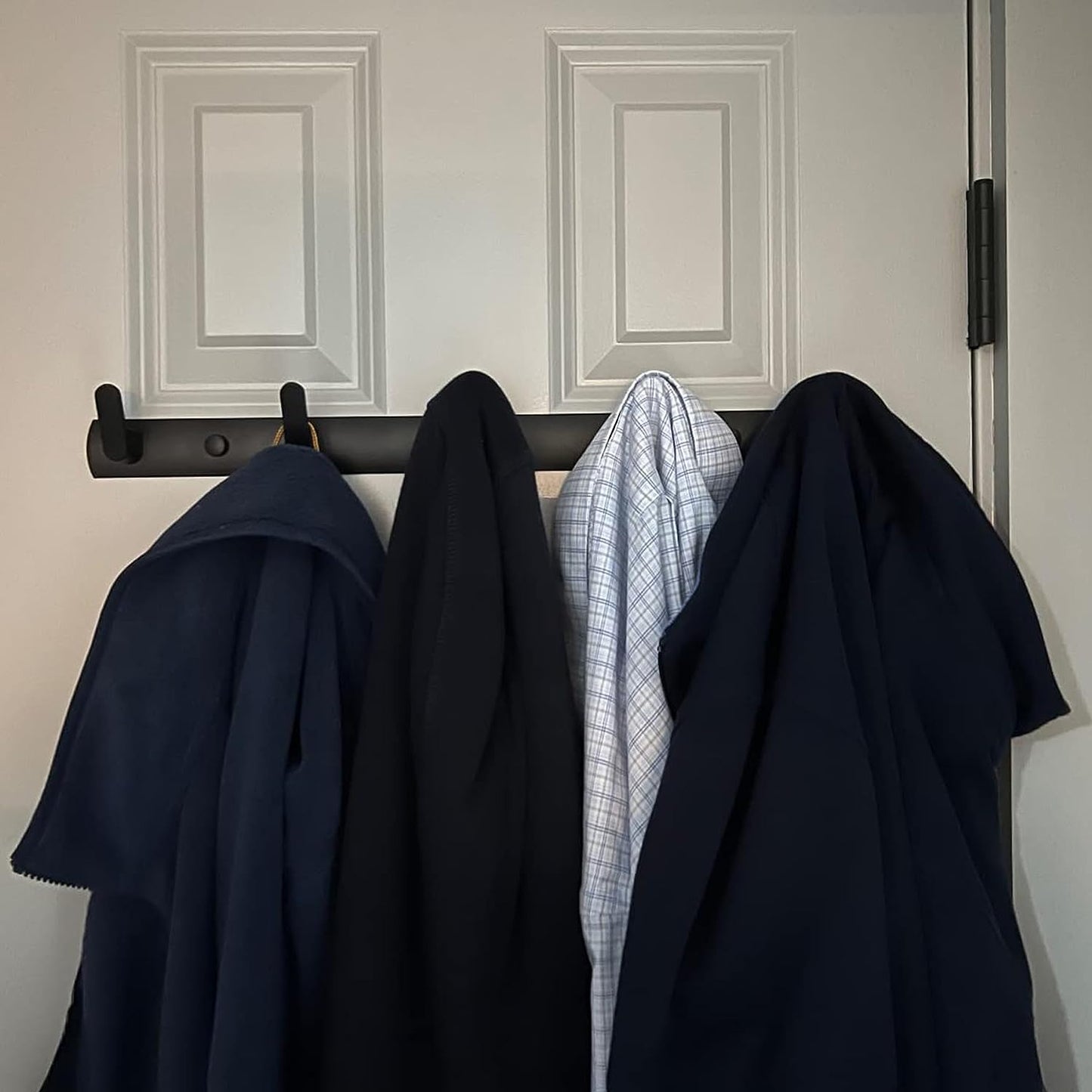 Coat Rack Wall Mount with 5 Hooks, Black Wall Coat Hooks, Dinosam Wall Mounted Modern Coat Rack, Aluminum Coat Hooks Hat Hooks Suitable for Living Room Entrance, Bedroom, Kitchen, Bathroom